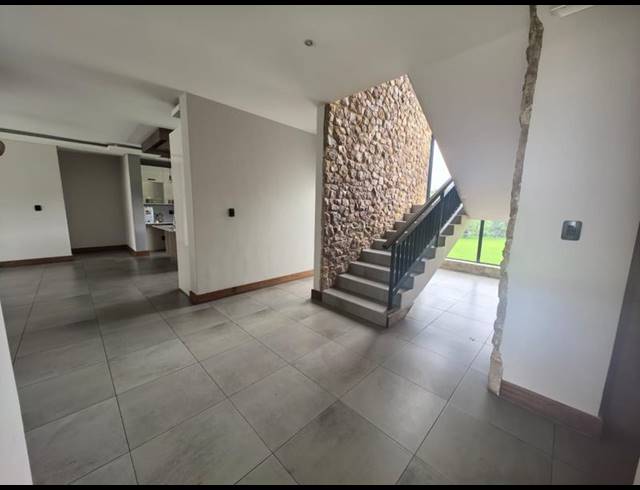 5 BEDROOM HOUSE FOR SALE IN BLUE VALLEY GOLF ESTATE